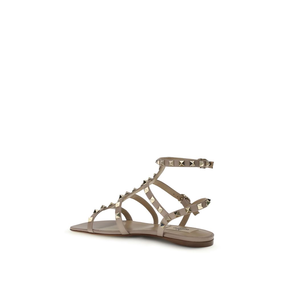 Valentino Garavani Beige Kalfsleren Platte Sandalen van Bos Taurus