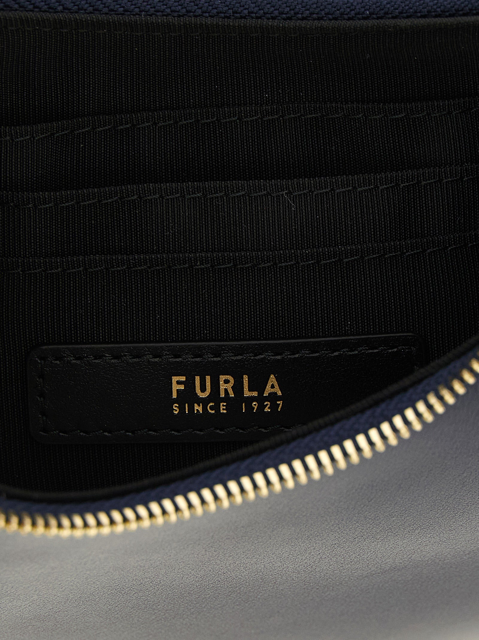 Furla schoudertas van blauw kalfsleer
