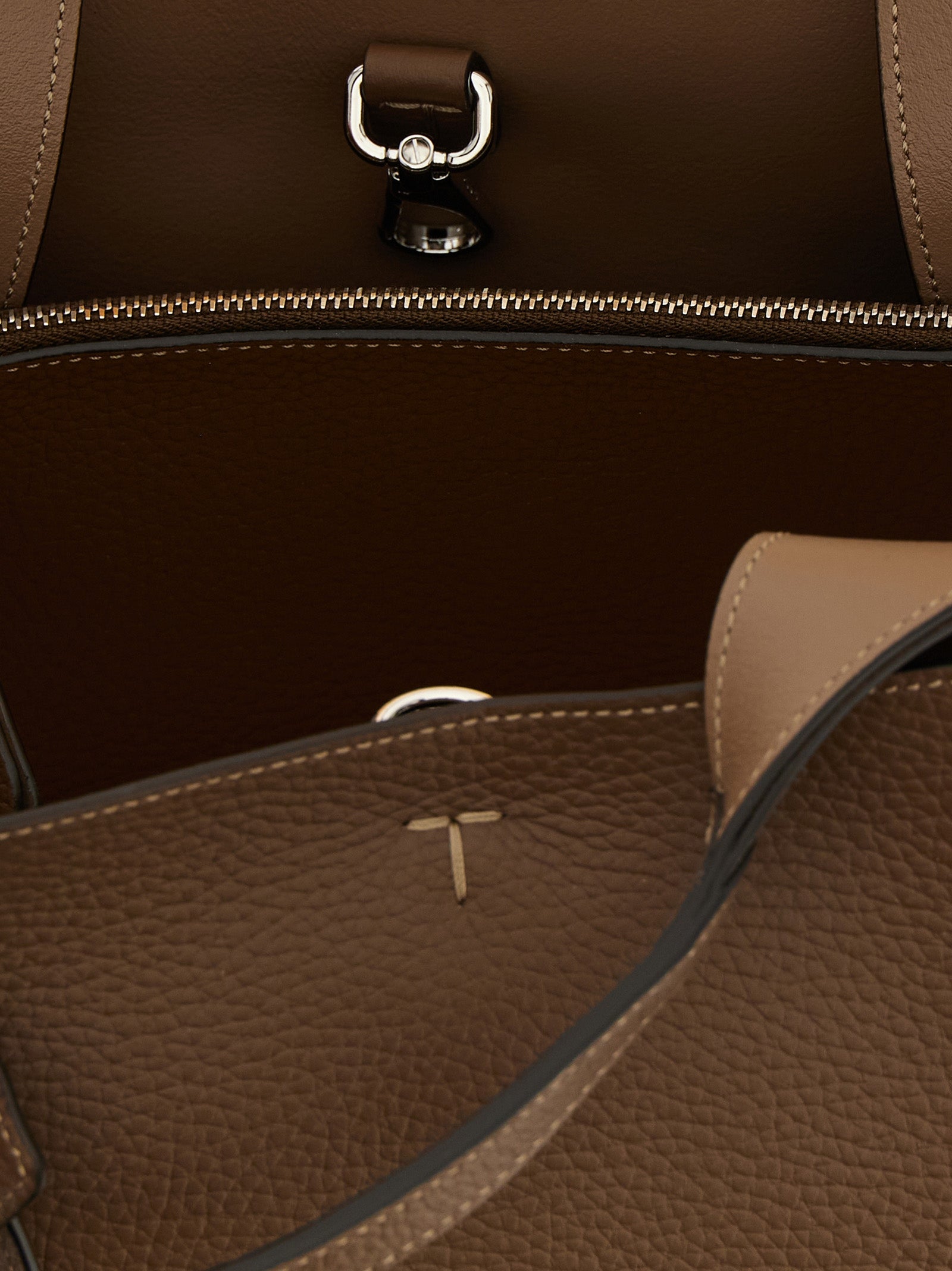 Tod's Bruine Kalfsleren Handtas