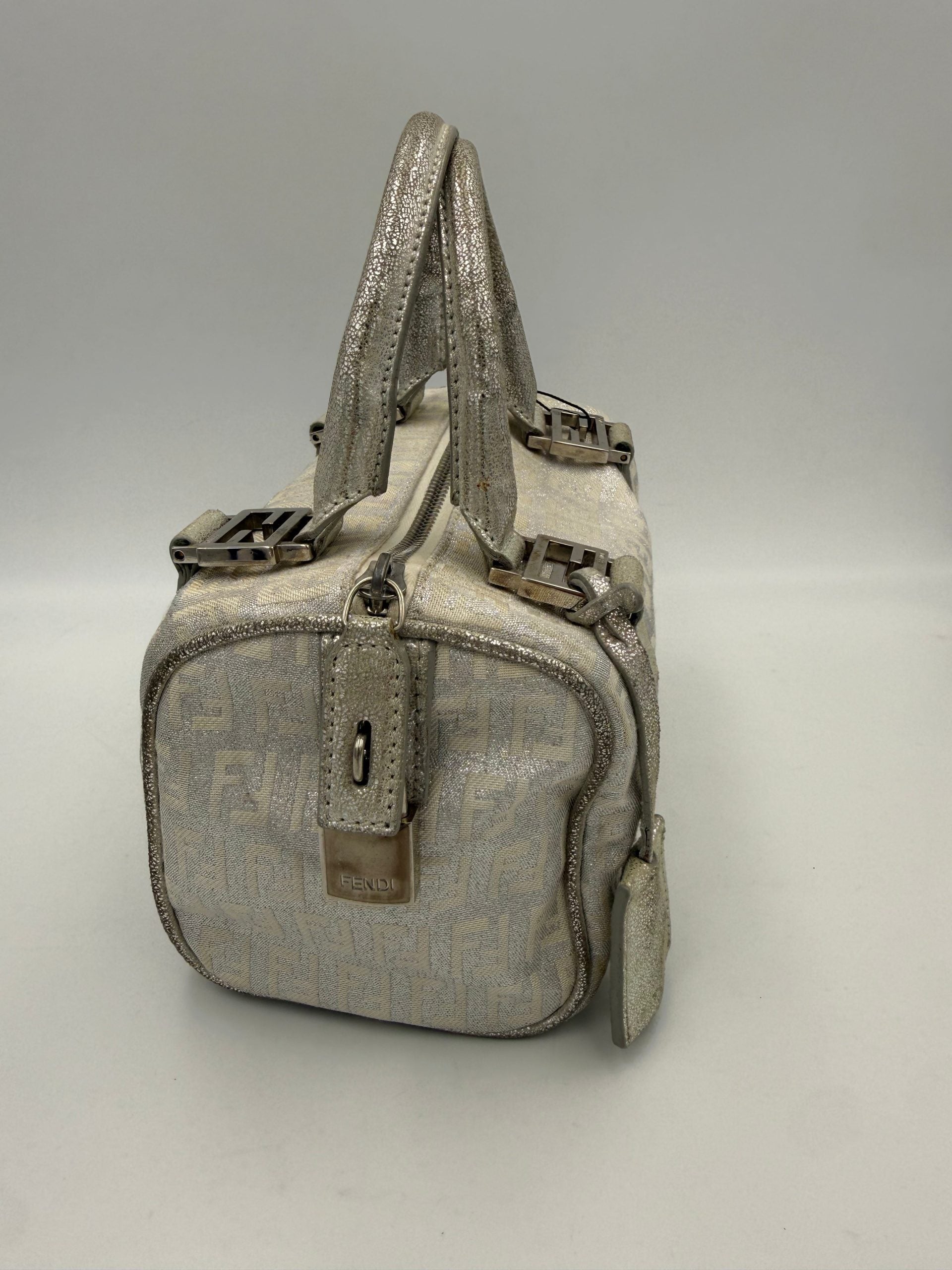 Fendi FENDI Mini Bauletto FF Zucchino Gelamineerde Handtas