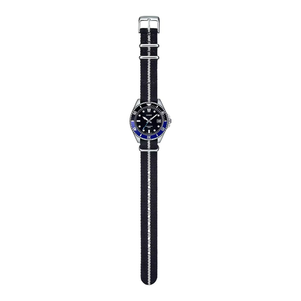 Casio zwart stoffen sporthorloge