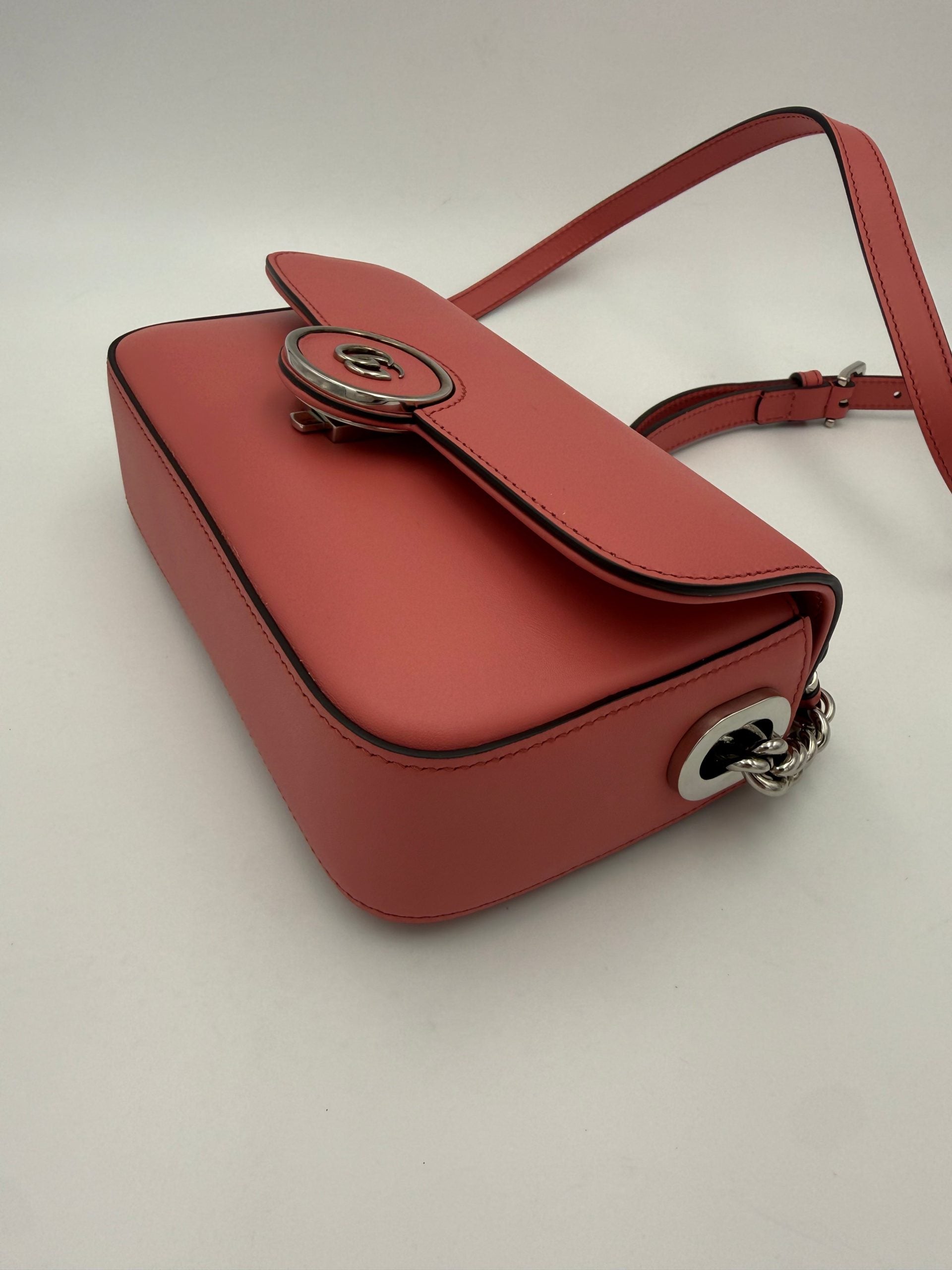 Gucci GUCCI GG Marmont Leather Shoulder Bag
