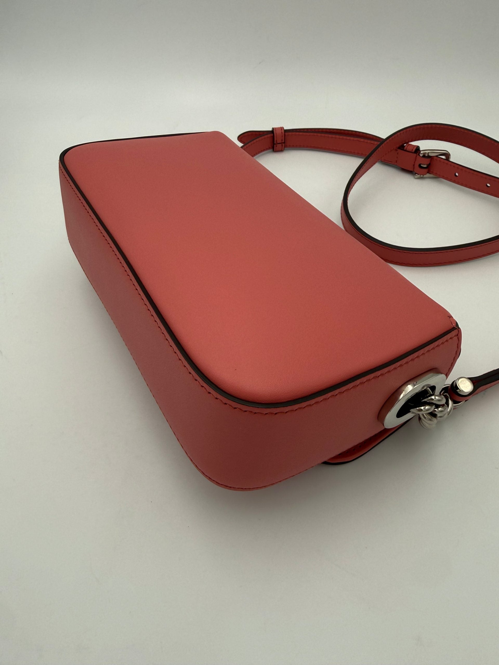Gucci GUCCI GG Marmont Leather Shoulder Bag