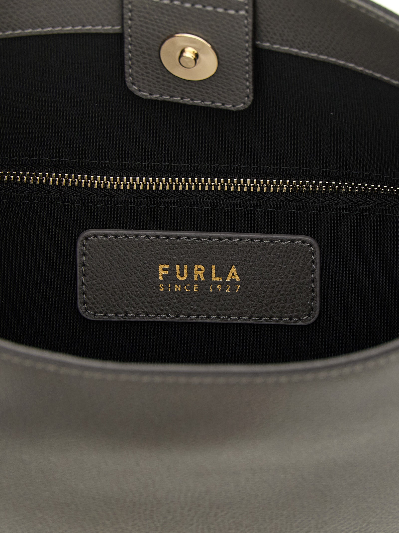 Furla schoudertas van grijs kalfsleer